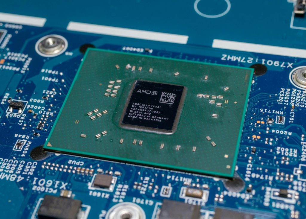 Procesador AMD instalado sobre una placa base